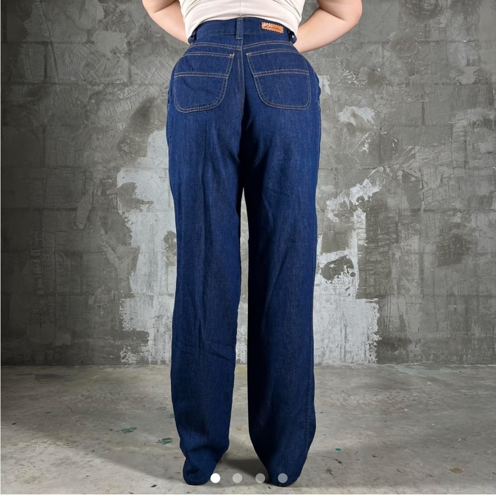 1970’s/1980’s vintage high waisted Levi’s super lightweight and comfy!